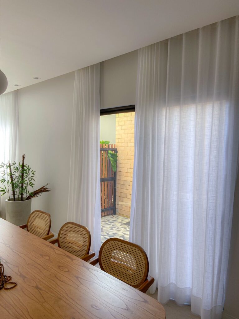 HIGIENIZACAO DE CORTINAS SOB MEDIDA